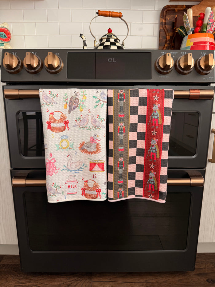 Battle of the Kings: Double-Sided Hand Towel
