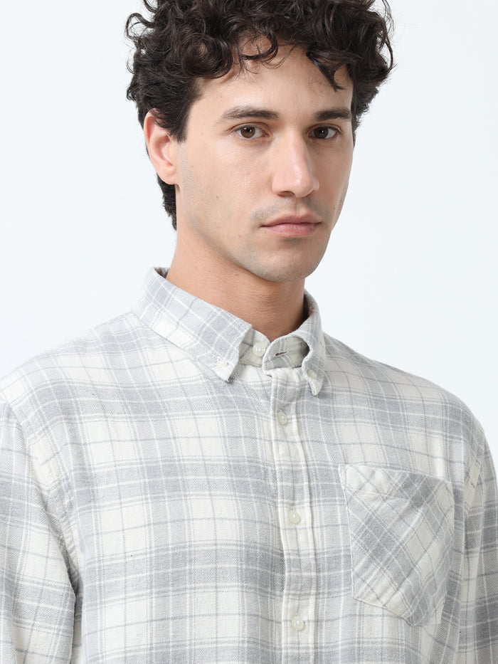 fullsleev checkered shirt in regular fit made from soft brushed fabric
fullsleeve shirts for men
regular fit shirt for men