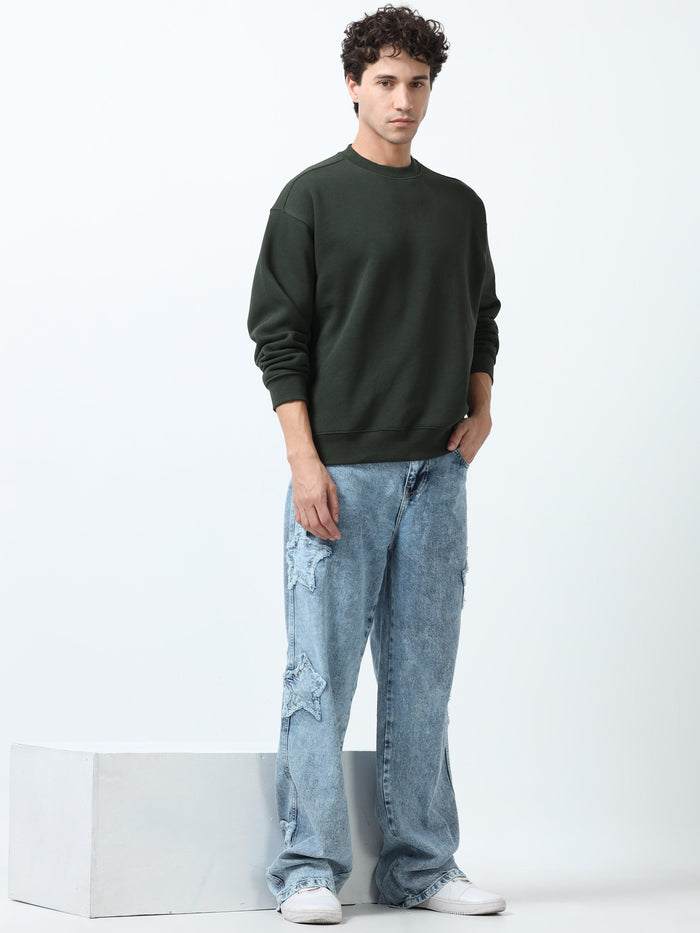 Loose fit washed  jeans with star patch offering a unique look
Loose fit jeans for men
stylish jean for men