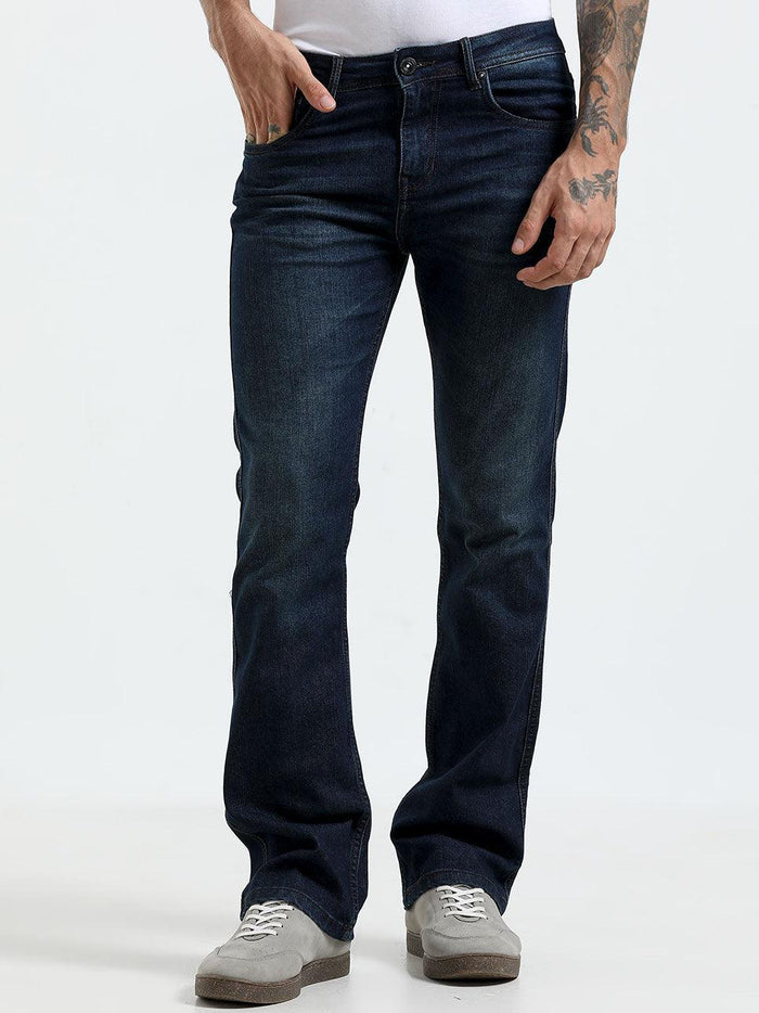 classic clean jeans with light fade and a boot cut fit
bootcut fit jeans for men
light fade jean for men