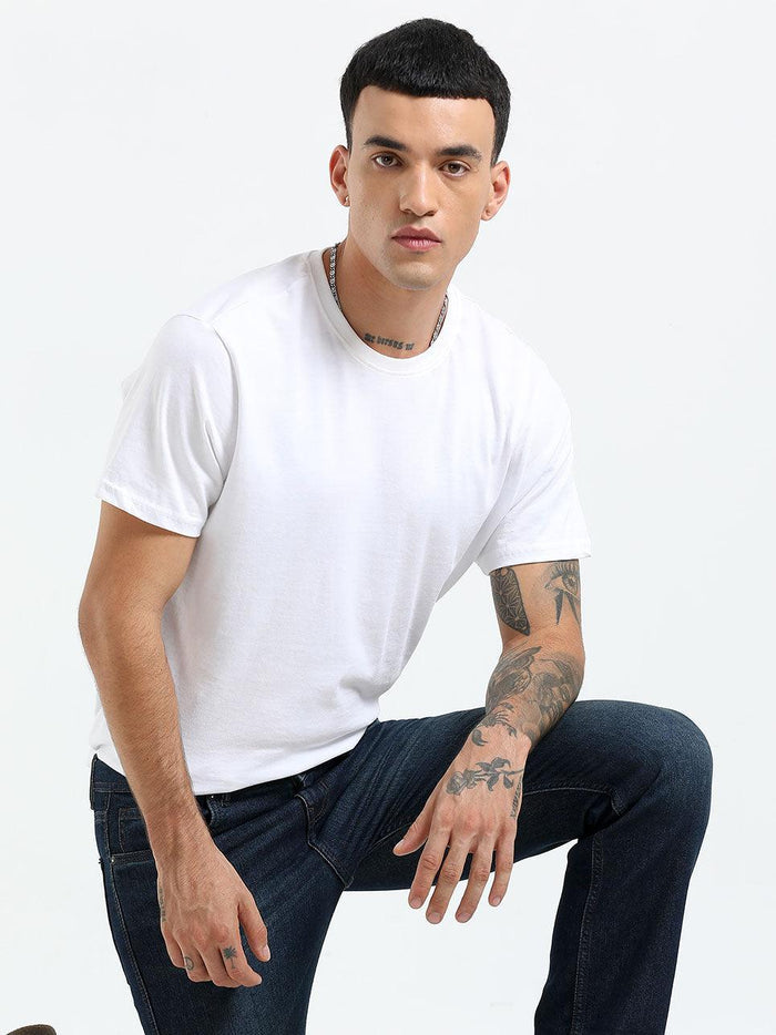 classic clean jeans with light fade and a boot cut fit
bootcut fit jeans for men
light fade jean for men