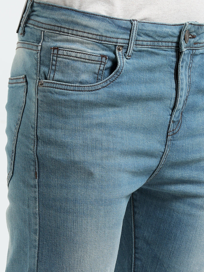 classic clean jeans with light fade and a boot cut fit
bootcut fit jeans for men
light fade jean for men