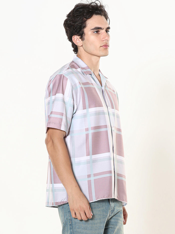 oversized checkered shirt made from lyrac fabric.
lyrac fabric shirts
oversized shirts for men