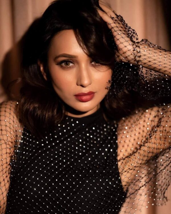 Mimi Chakraborty X Miakee – Sparkly Bitch