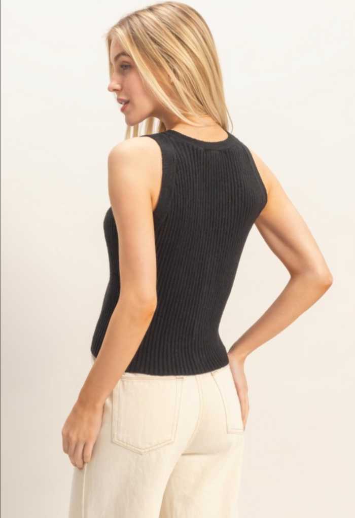 Ribbed V-neck Buttoned Tank