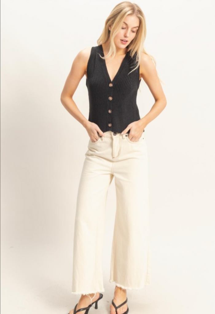 Ribbed V-neck Buttoned Tank