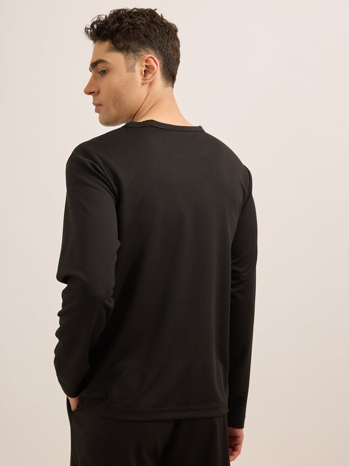 men's relaxed tshirt in black