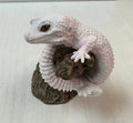 Snow Leopard gecko Lizard Reptile figurine figure model ring with stand C
