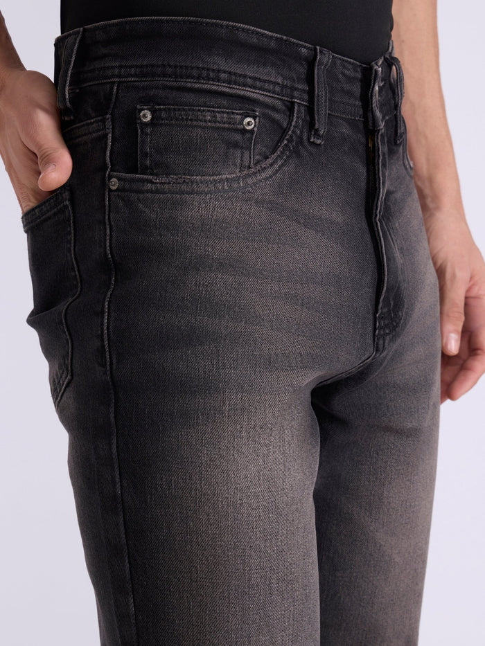 Yulia - Straight Fit Jeans - Black Shade